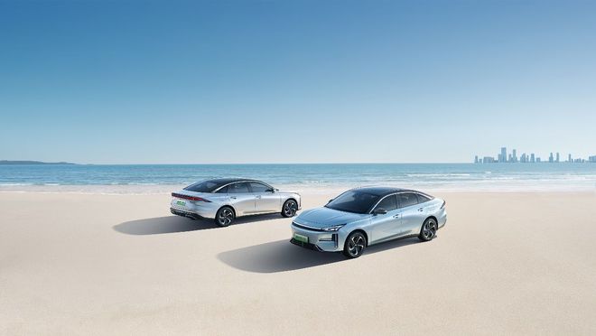 河L6 EM-i预售898万起享优先提车权AG真人平台app电混家轿一步到位 吉利银(图3)